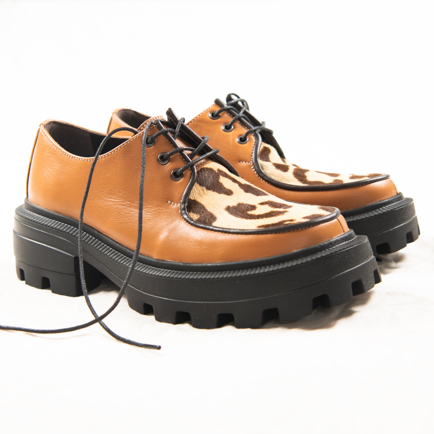 Toffee Leopard II - (brown piping)