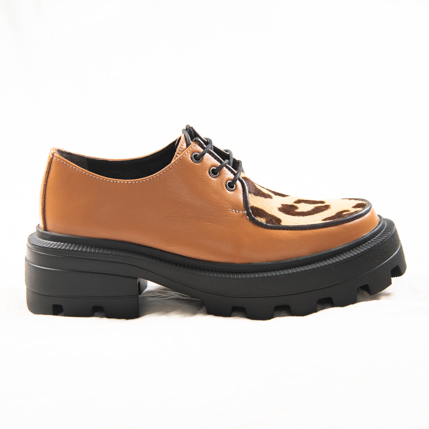 Toffee Leopard II - (brown piping)