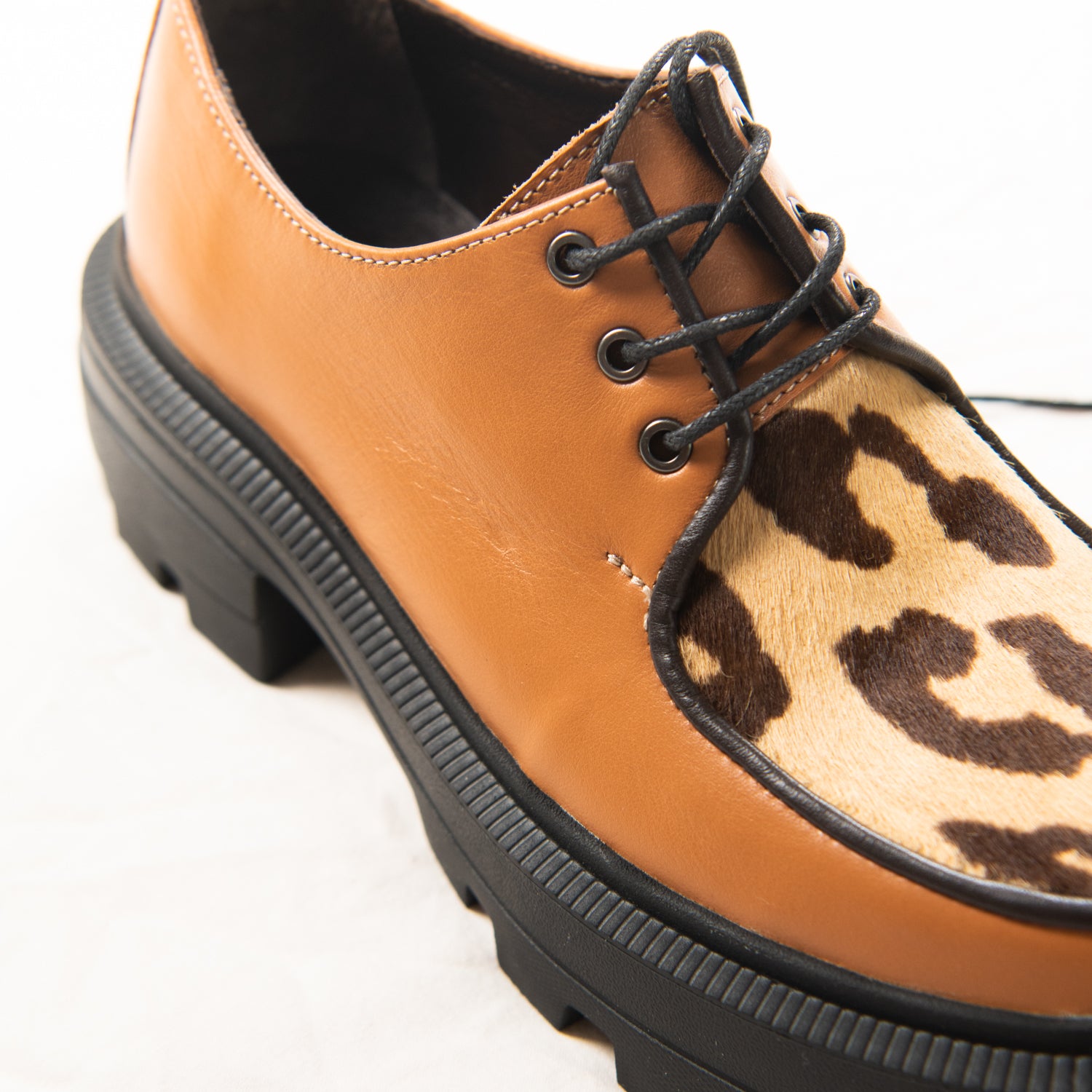 Toffee Leopard II - (brown piping)