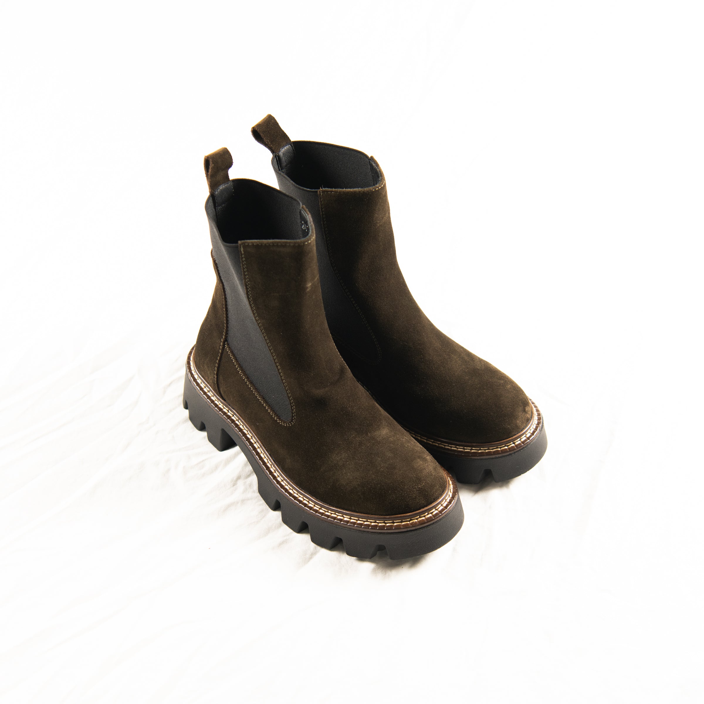 Olive Pit Chelsea Boots