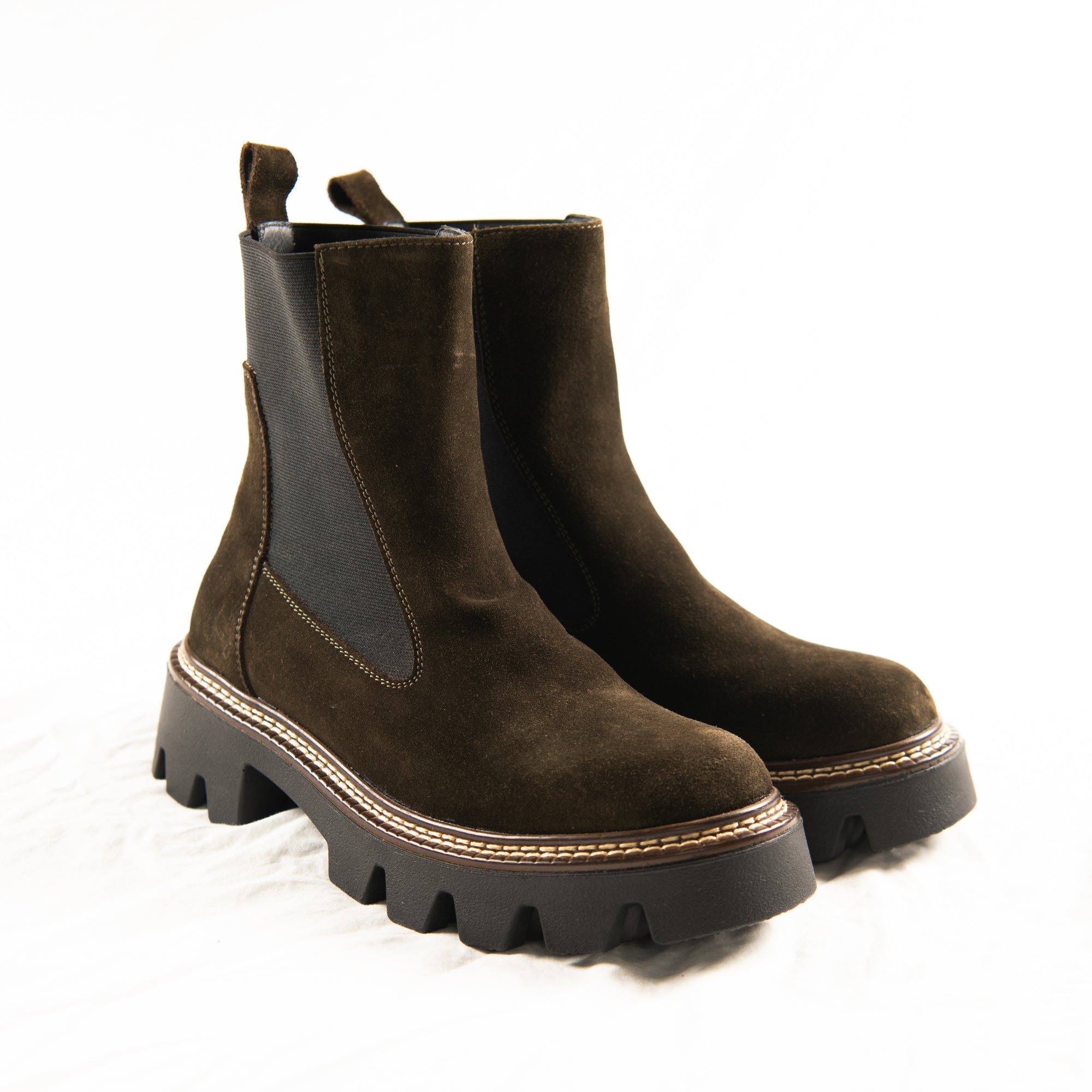 Olive Pit Chelsea Boots