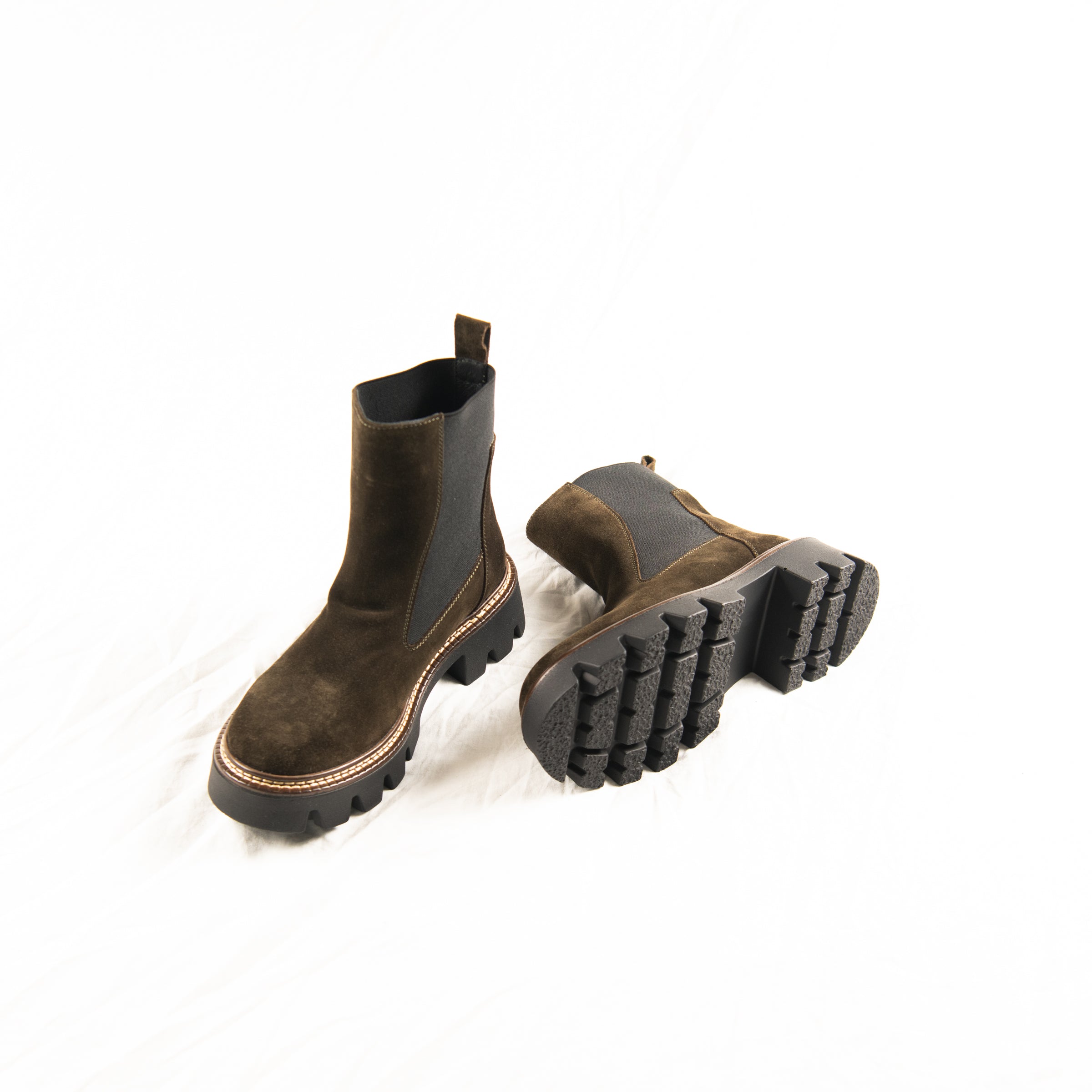 Olive Pit Chelsea Boots