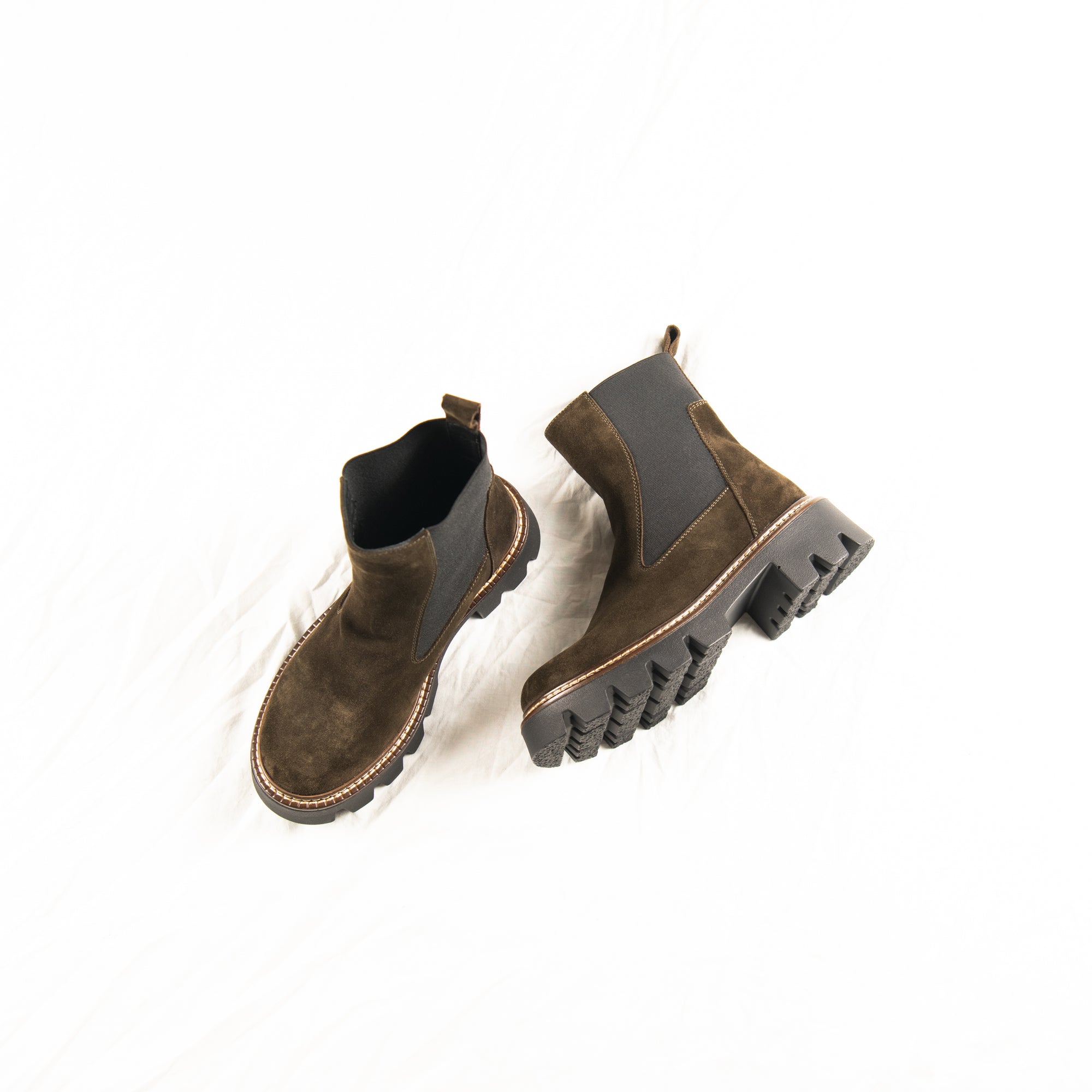 Olive Pit Chelsea Boots