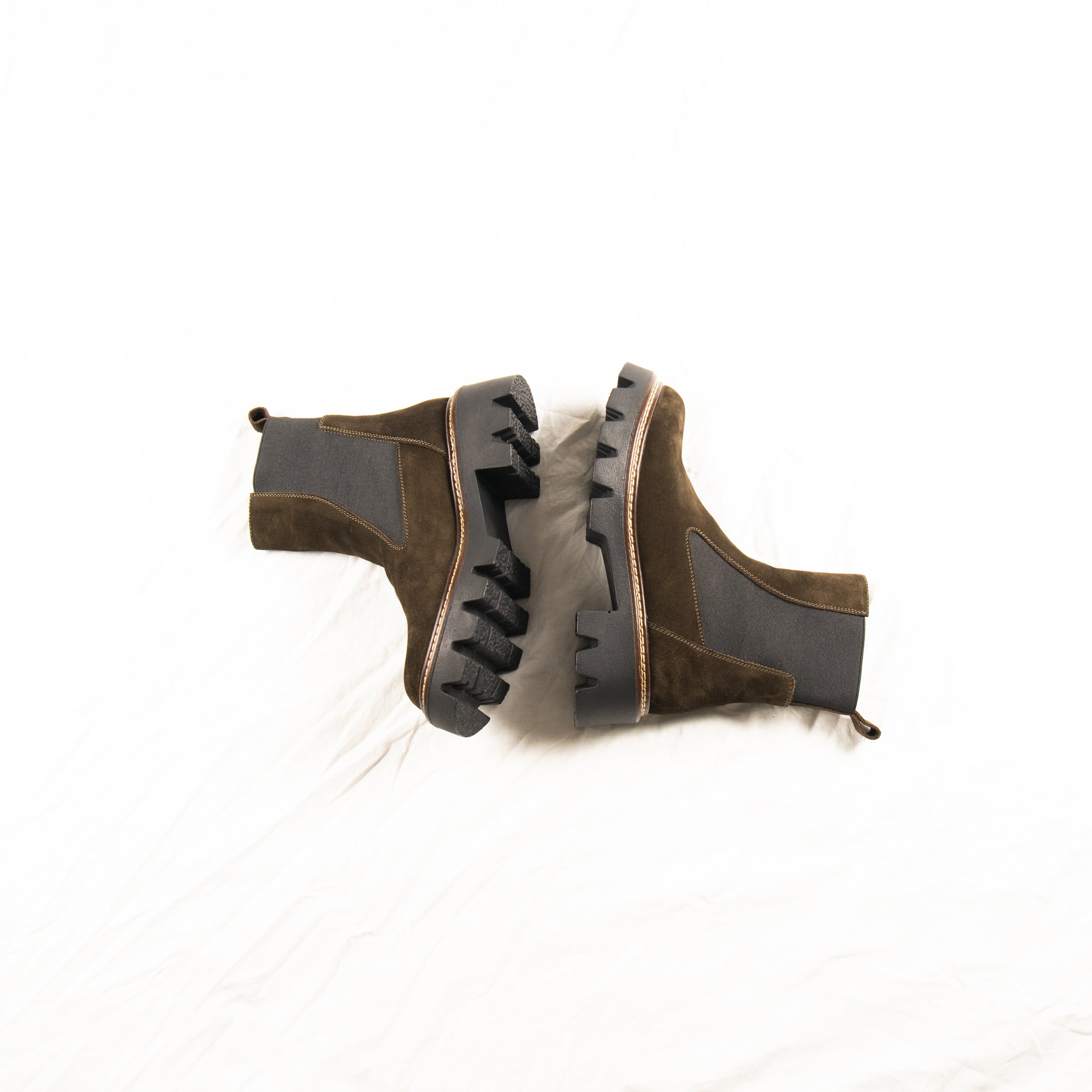 Olive Pit Chelsea Boots