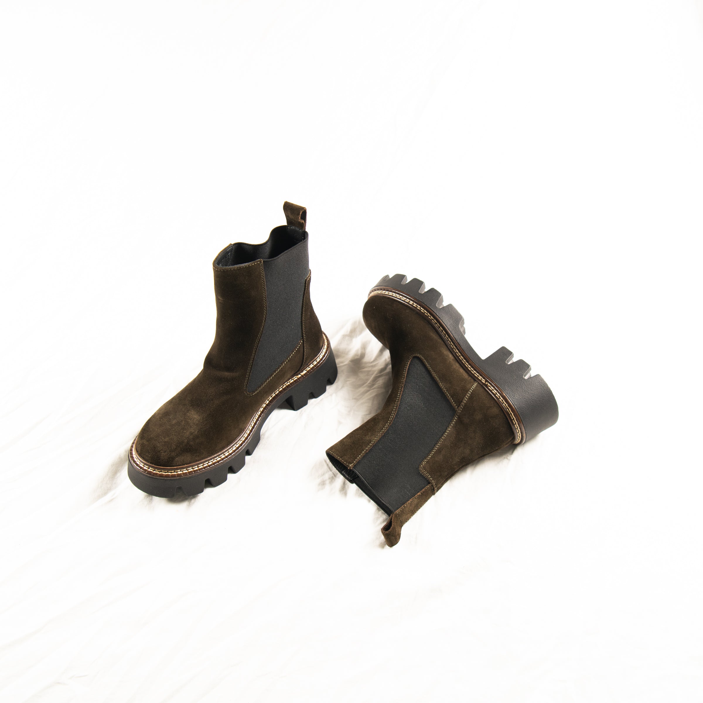 Olive Pit Chelsea Boots