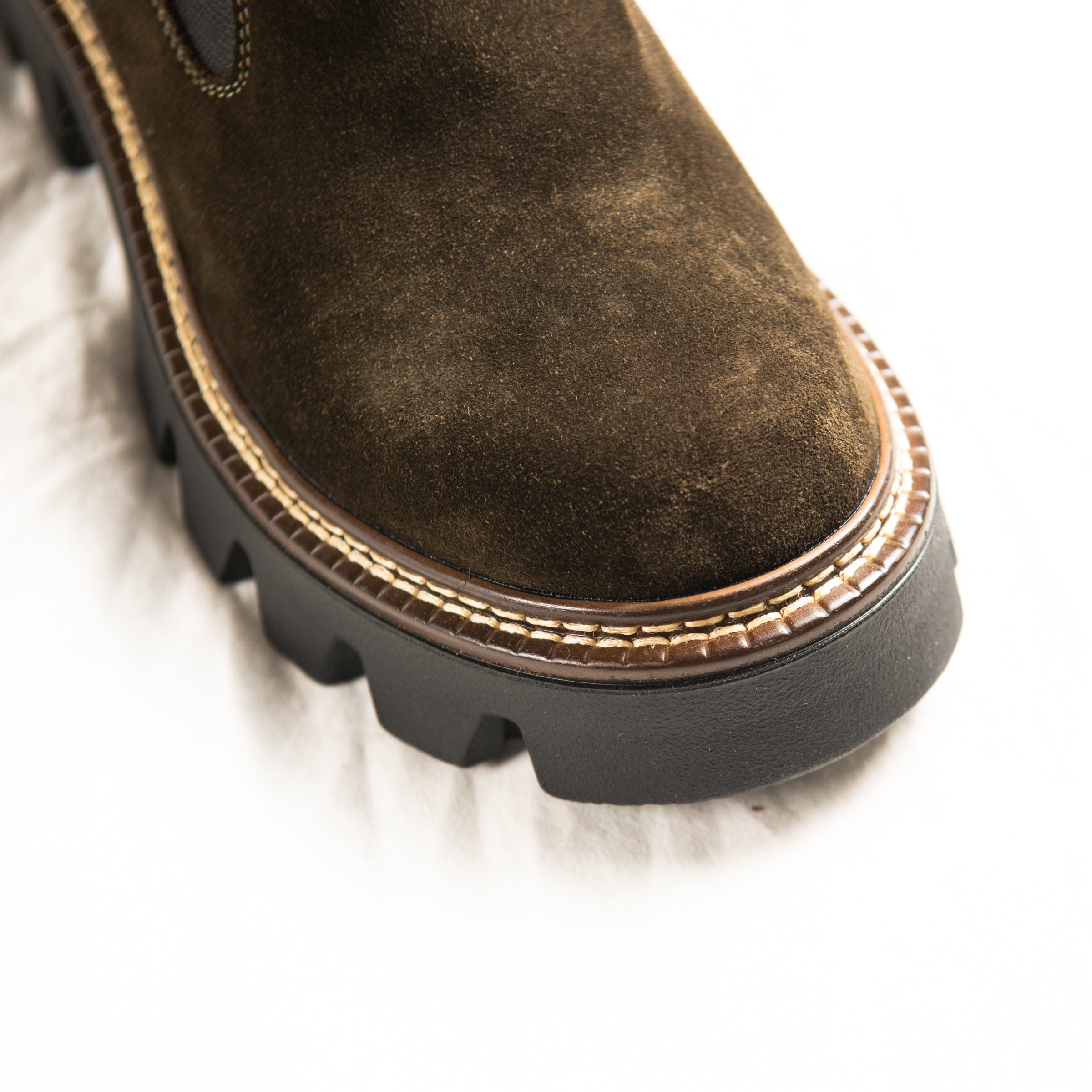 Olive Pit Chelsea Boots