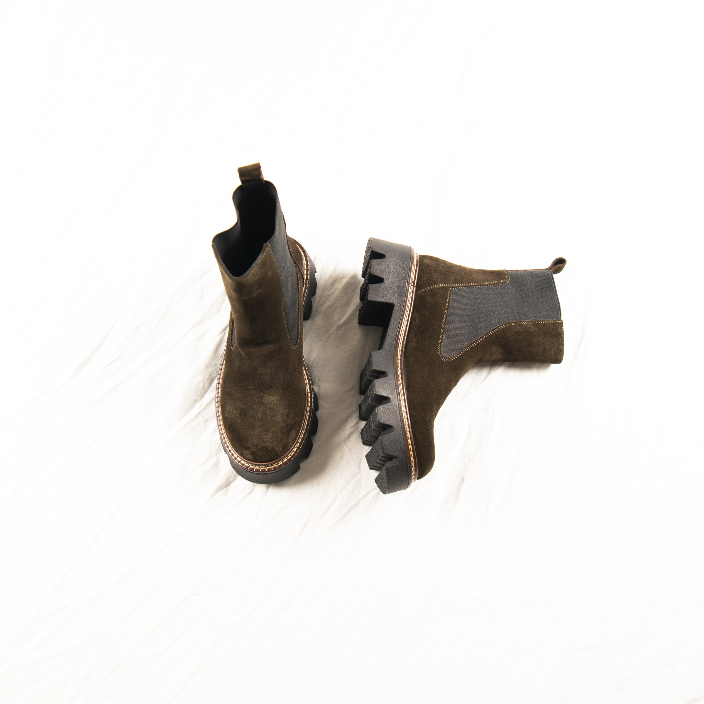 Olive Pit Chelsea Boots